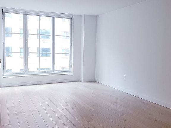 5th image of 535 W 43rd St APT S9a