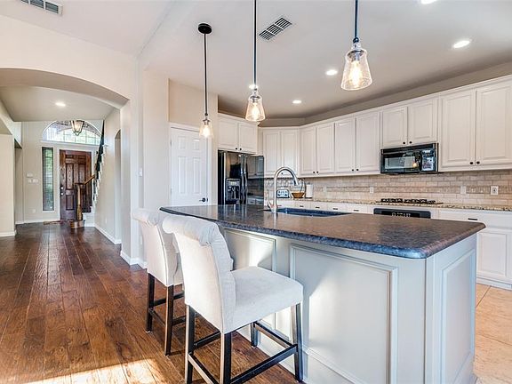 3rd image of 2772 Barnhill Ln