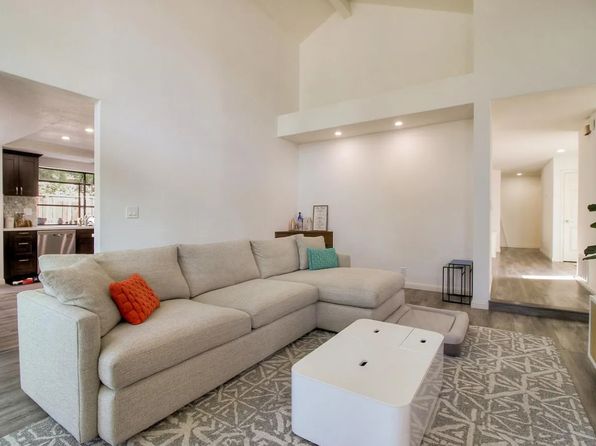 1029 Foothill Dr