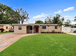 4225 N Sandalwood Cir, Tampa, FL 33617