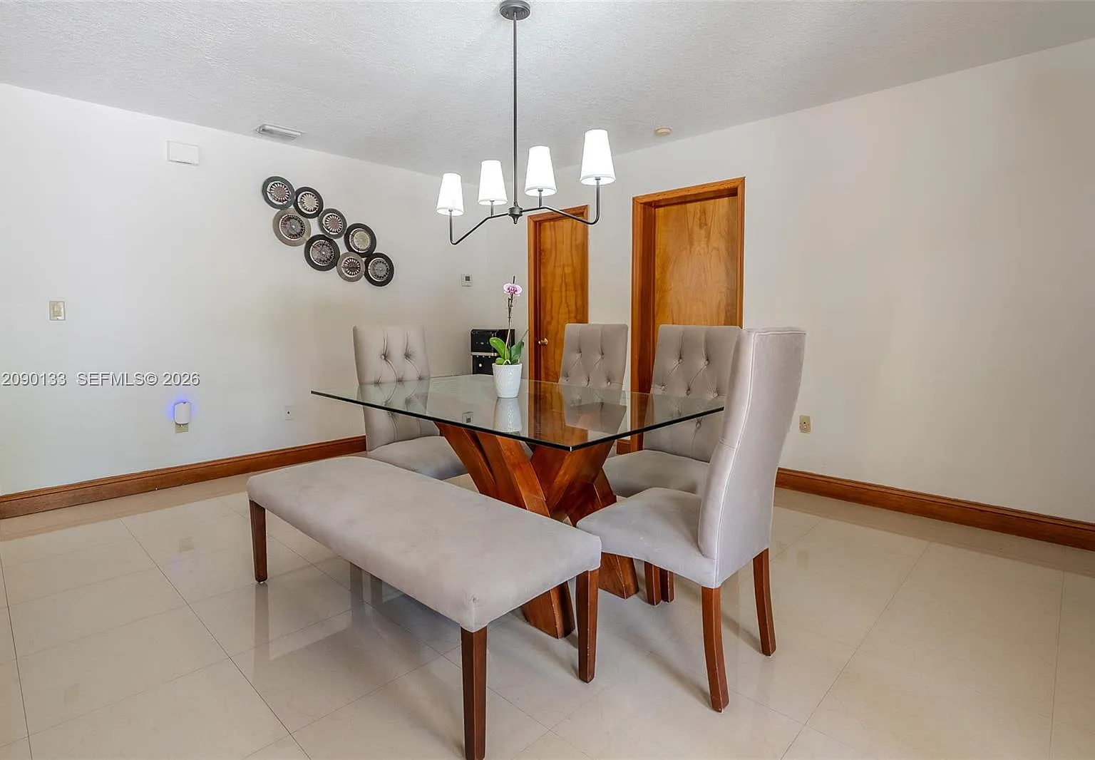 4 bed, 2060 sqft, $5,000 — Photo 3