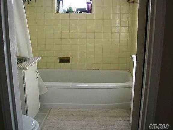 3rd image of 52-18 39th Ave