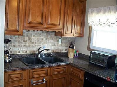 3rd image of 509 Willow Dr