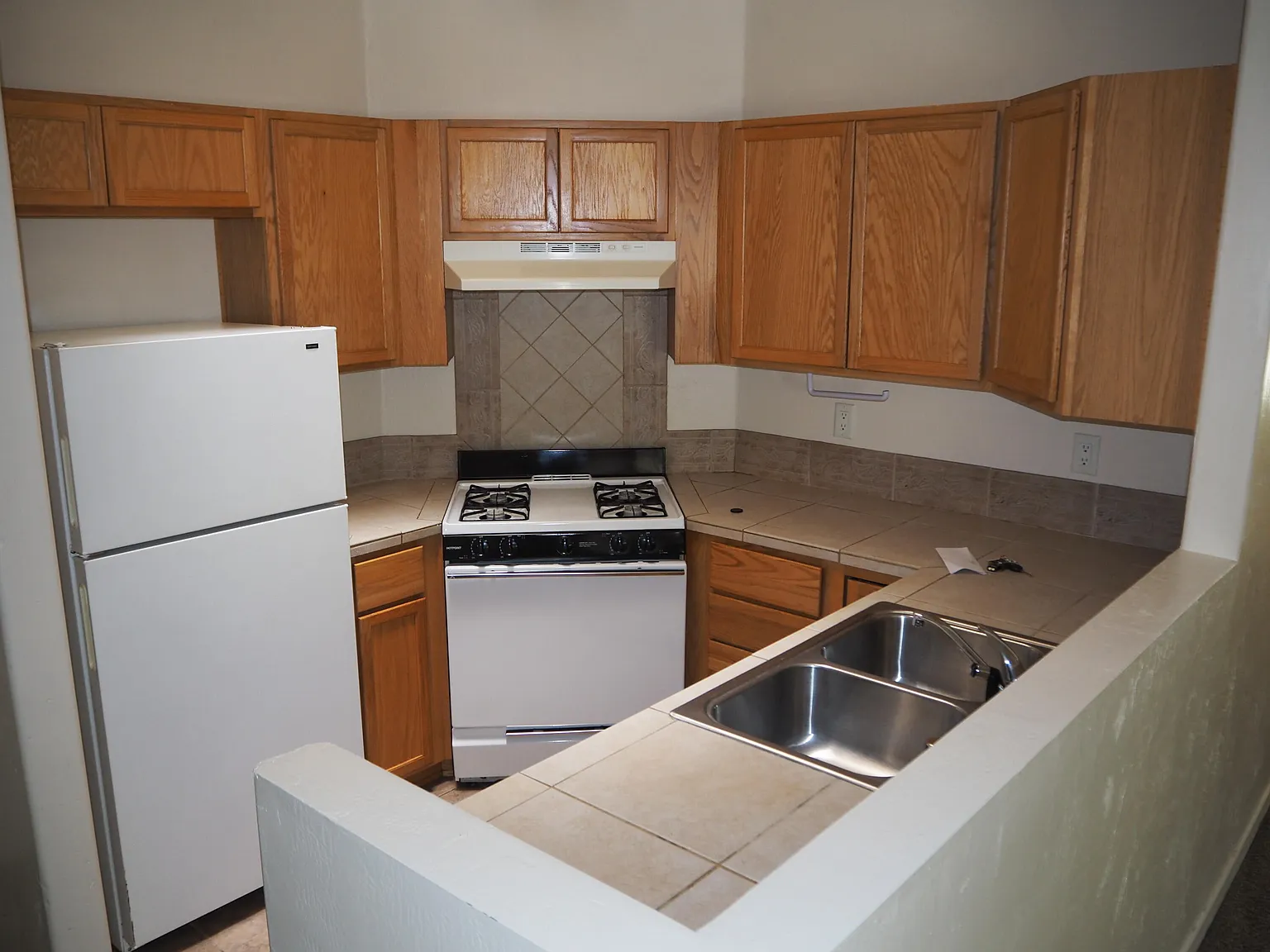2 bed, 1.0 bath, 950 sqft, $1,500 — Photo 3