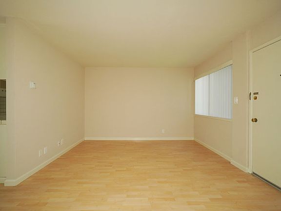 3rd image of 350 Curtner Ave APT 6