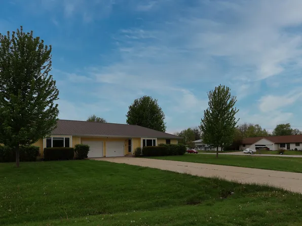 2547 N 4645th Rd #B, Somonauk, IL 60552