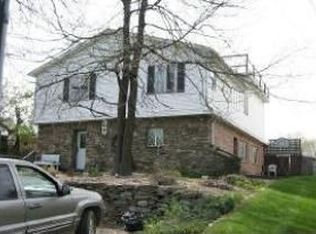 138 Leach Hill Rd, Clarks Summit, PA 18411