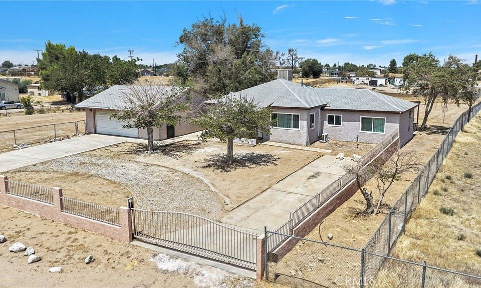 1st image of 15212 Dos Palmas Rd