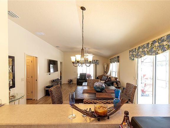 5th image of 431 Jarquin Way