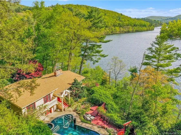 438 Reservoir Road, New Hartford, CT 06057