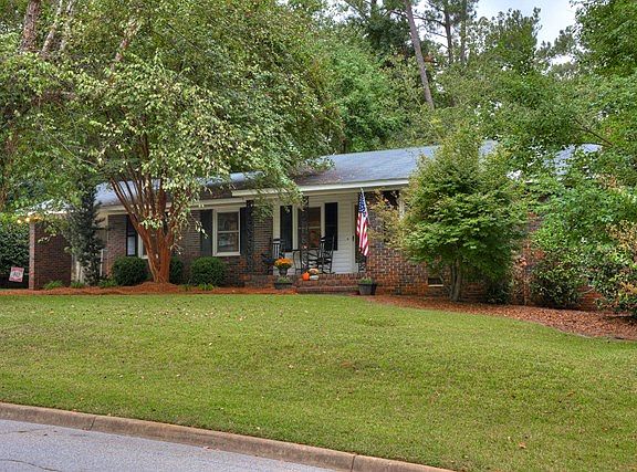 3rd image of 3007 Hampshire Dr