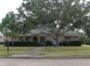 9103 Sterlingame Dr, Houston, TX 77031