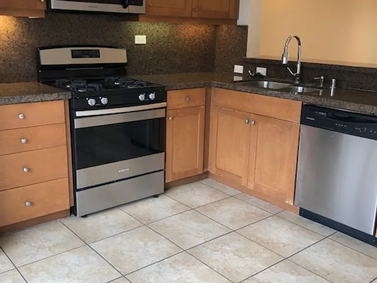 1415 Lavender Ct — Photo 6