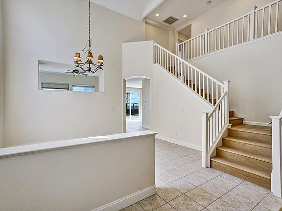 3rd image of 3435 Edgewater Place