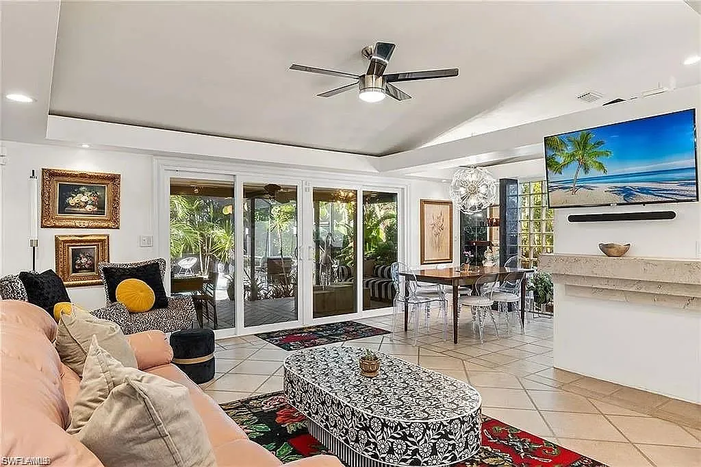 3 bed, 2.0 bath, 1446 sqft, $8,500 — Photo 2