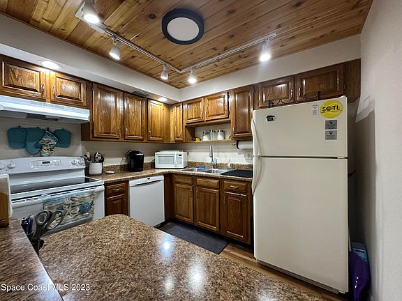 5th image of 2700 N Highway A1a #10204