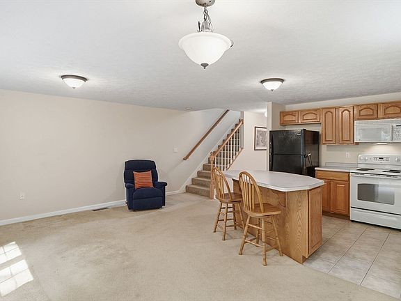 4th image of 25 Mill Stone Ln #43
