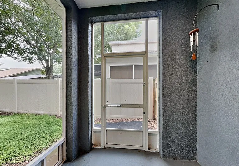 9525 Southern Garden Cir — Photo 30