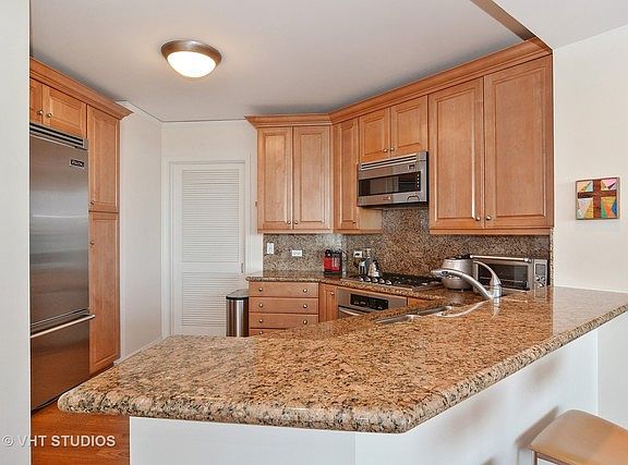 4th image of 420 E Waterside Dr Unit 3301