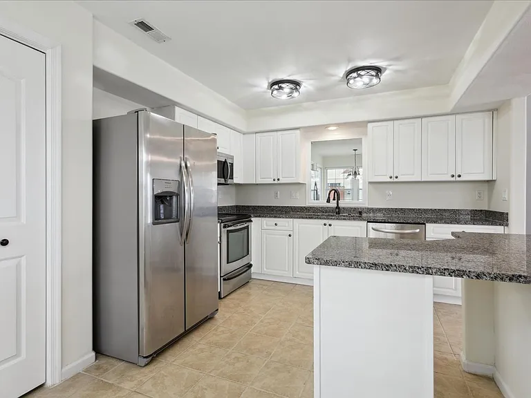 107 Post Oak Rd — Photo 11