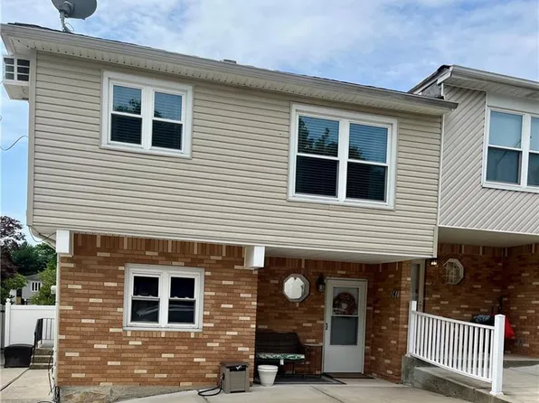 141 Marisa Cir, Staten Island, NY 10309