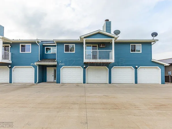 2523 25th St S #204F, Fargo, ND 58103