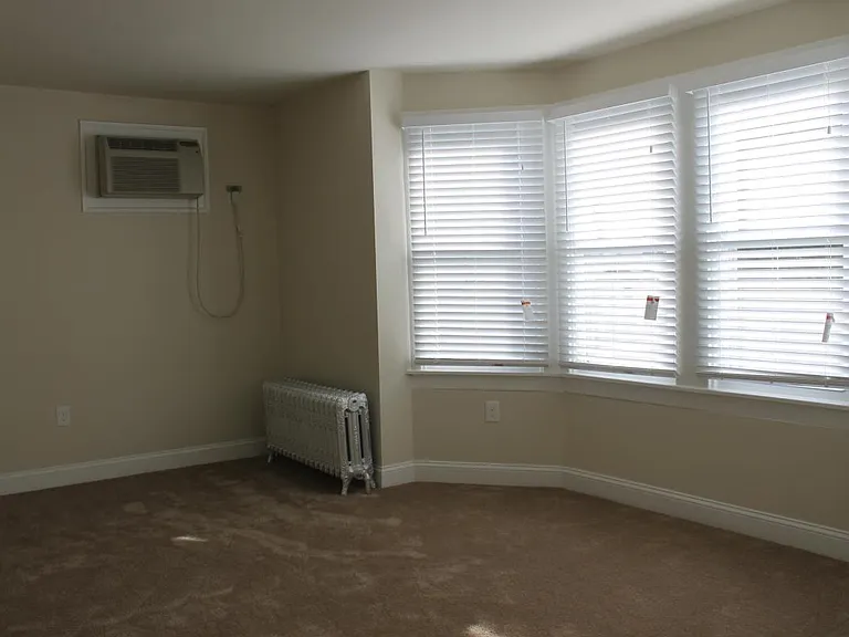 1027 W Lancaster Ave #FRONT — Photo 9