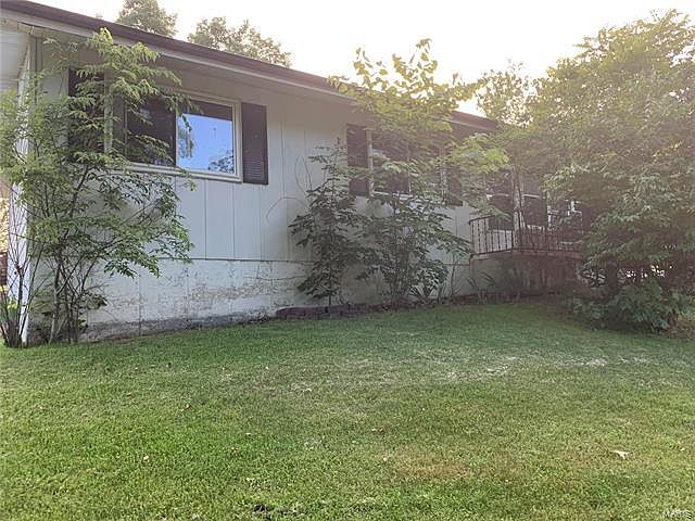 2nd image of 330 Old Orchard Cir
