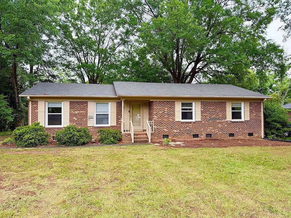 121 Westview Dr