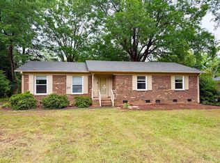 121 Westview Dr, Elon, NC 27244