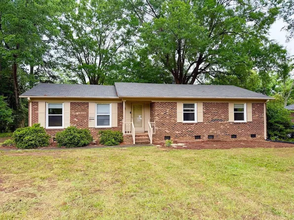 121 Westview Dr, Elon, NC 27244