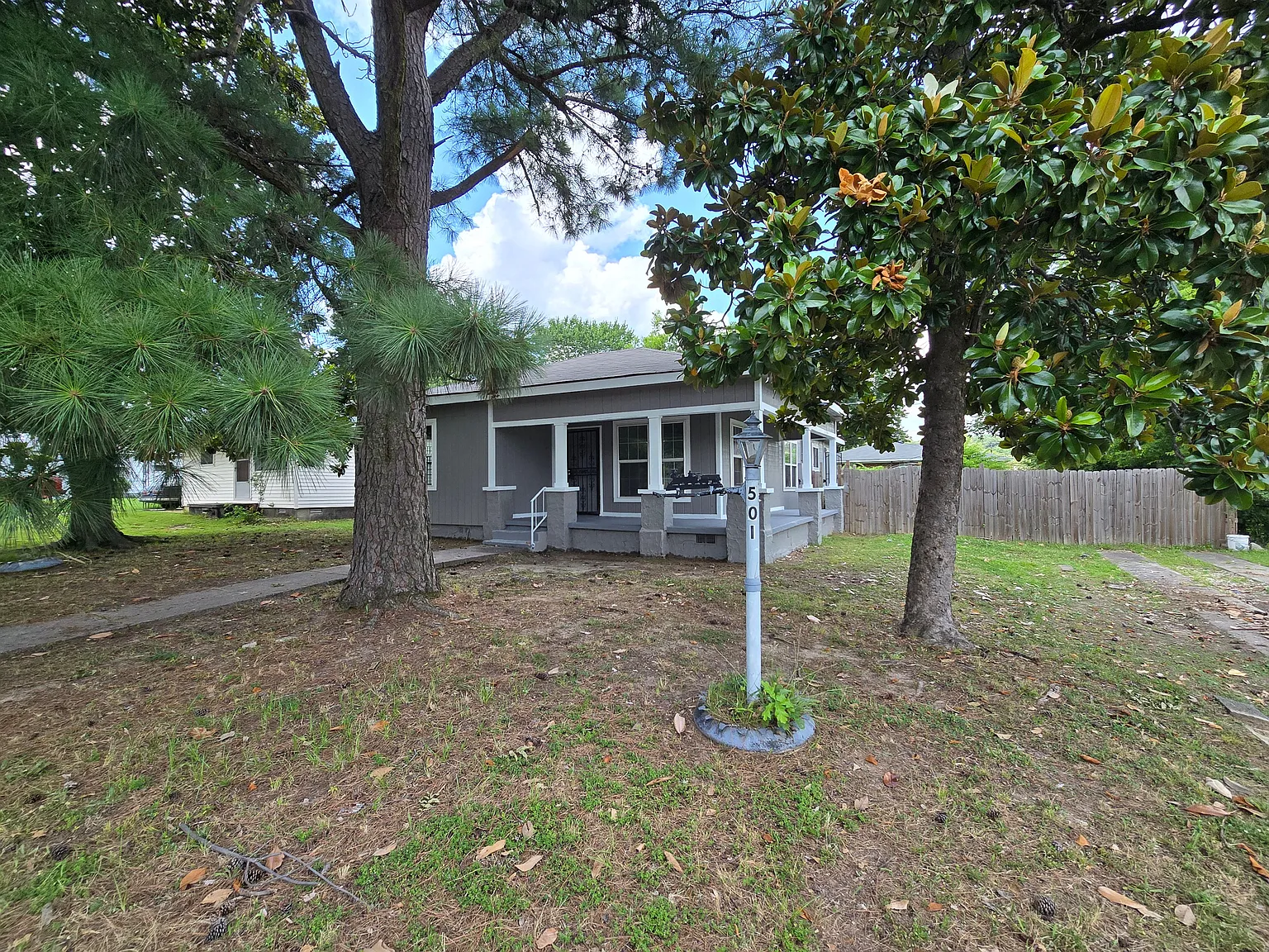 Comfortable & Practical 3-Bed Single-Story Home w/ Fenced Backyard — Photo 1