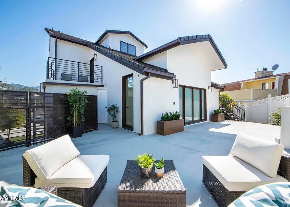 290 Lake Sherwood Dr