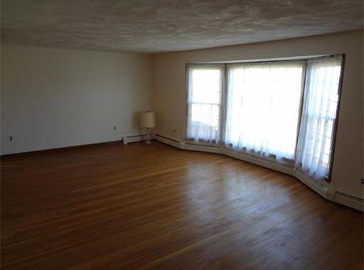 4th image of 57 Mill Pond Ln