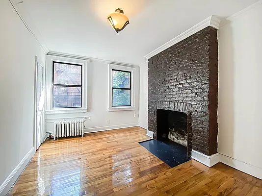 Rented by City Connections Realty | media 2