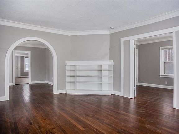5th image of 2421 E Meyer Blvd