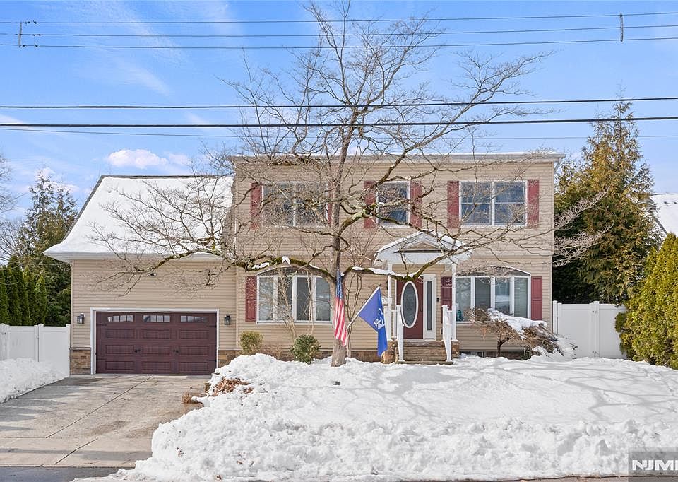 1st image of 330 Hickory St