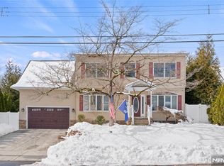330 Hickory St, Township Of Washington, NJ 07676