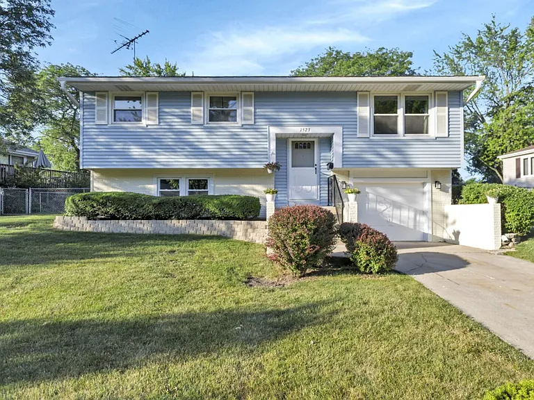 Bates Ln — Photo 28
