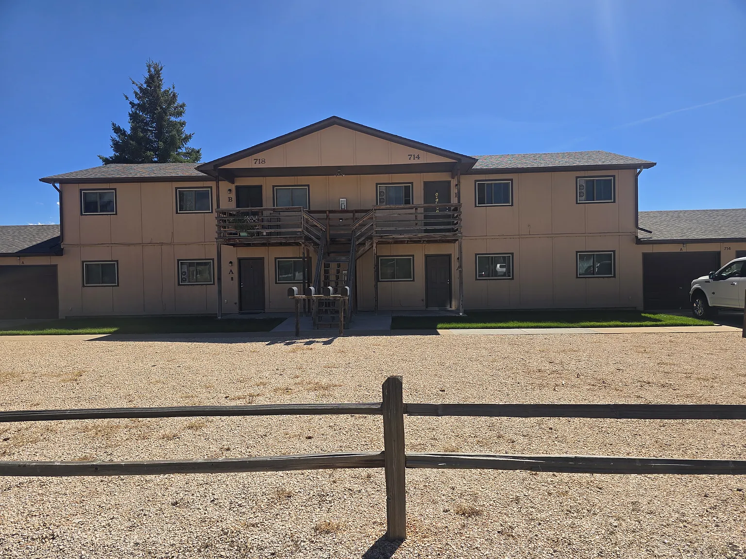 3 bed, 1008 sqft, $1,445 — Photo 1