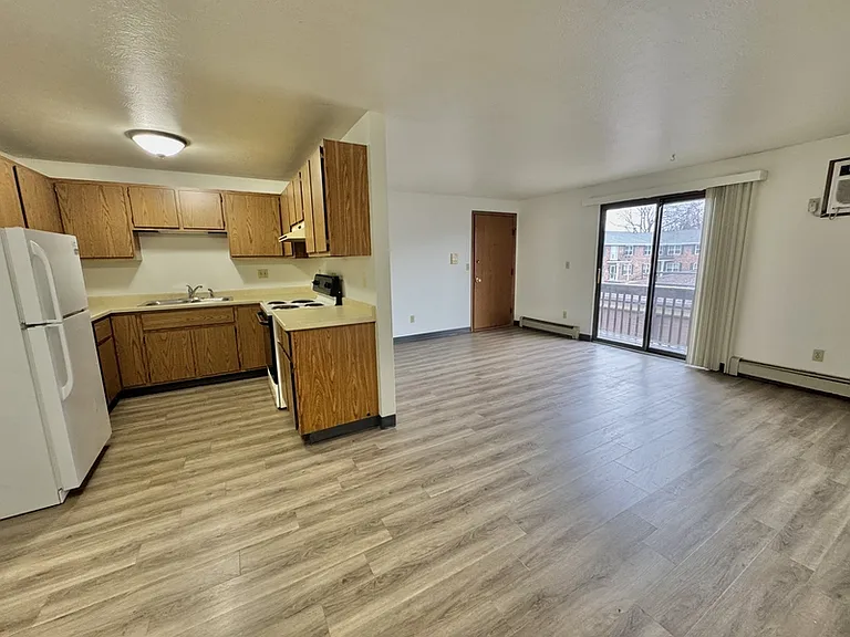 1721 Lenwood Ave #10 — Photo 1