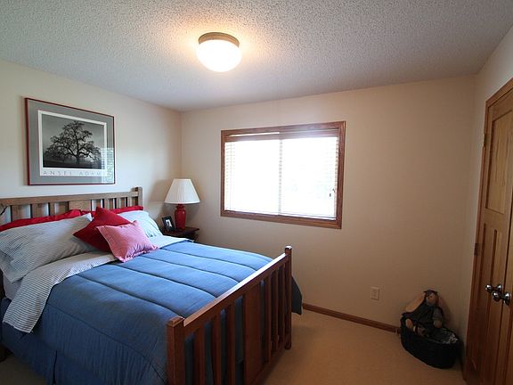 5th image of 1126 Meadows Dr