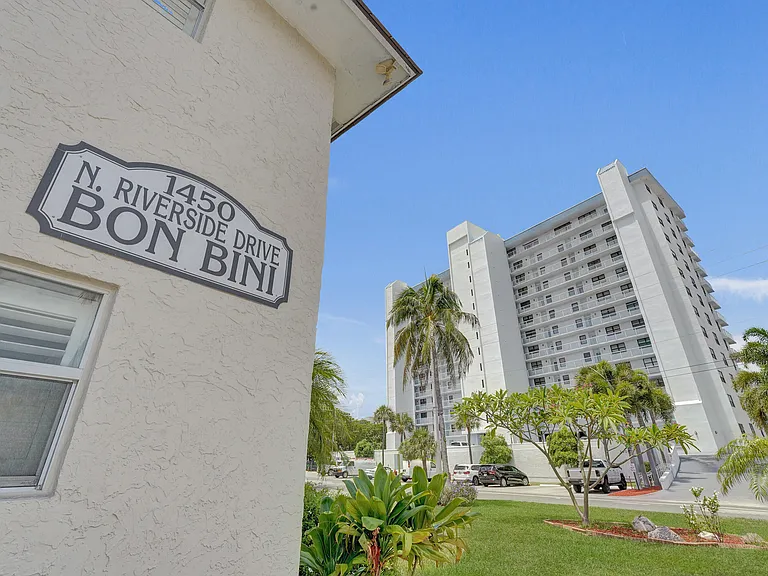 1450 N Riverside Dr #103 — Photo 11