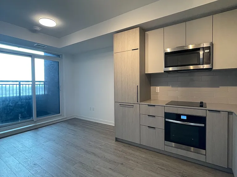 1185 Dupont St #503 — Photo 2