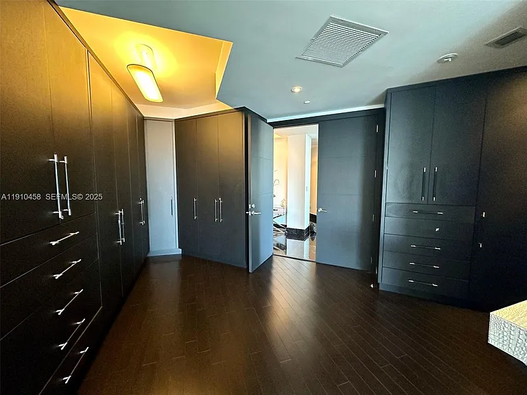 1425 Brickell Ave #42E — Photo 7