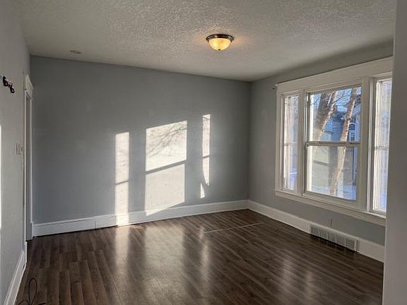 3rd image of 468 Bellows St