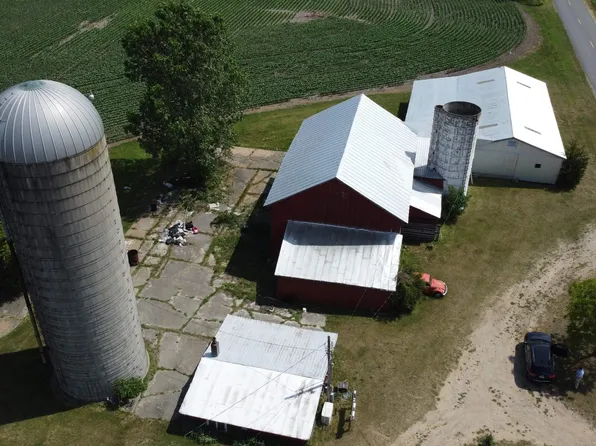 6341 S Blackmer Rd, Carson City, MI 48811