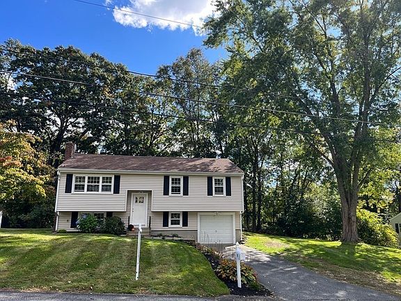3rd image of 12 Sherwood Dr