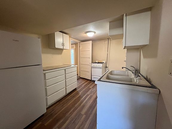 5th image of 11 Aldeah Ave #C