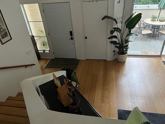 4th image of 872 Gilbert Ln